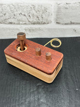 Load image into Gallery viewer, Busy Hand